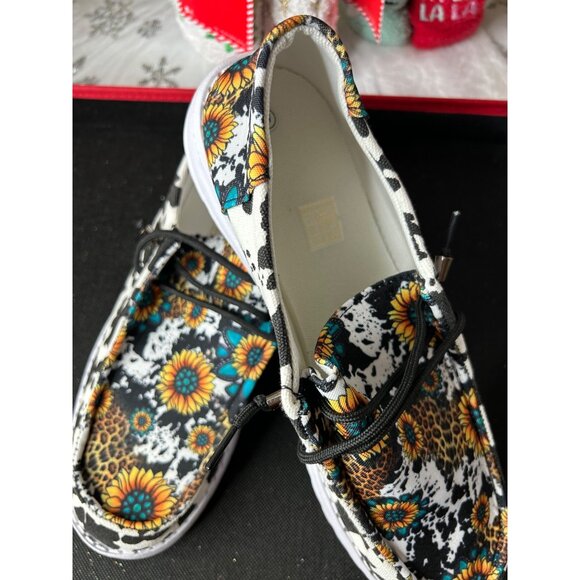 Womens Casual Slip-On Sneakers Floral Animal Print Size 11/ 11.5 Sunflowers - Picture 1 of 6